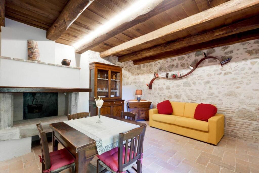 Authentic Villa Surrounded By Nature Terni Ngoại thất bức ảnh